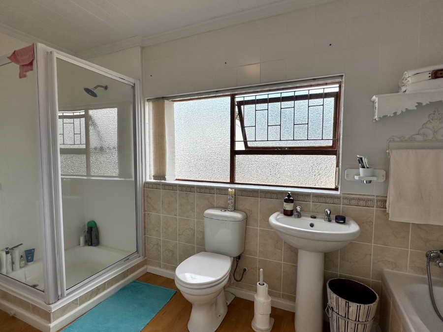 4 Bedroom Property for Sale in Hartenbos Heuwels Western Cape